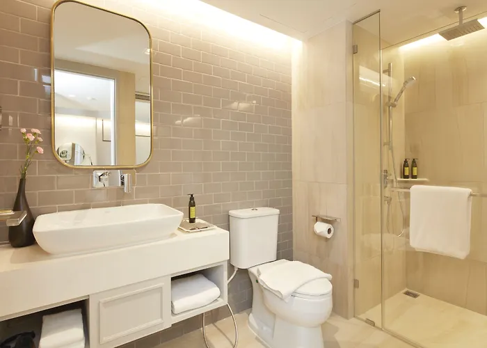 Hotel The Quarter Ploenchit By Uhg Bangkok