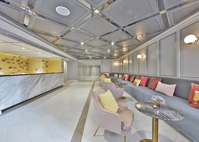 The Quarter Ploenchit By Uhg 4*