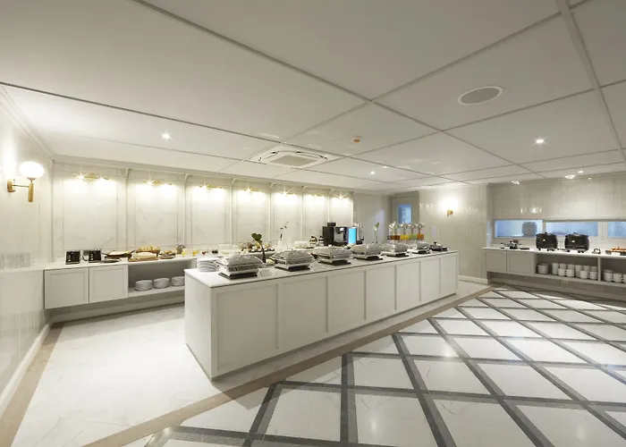The Quarter Ploenchit By Uhg Hotel Bangkok