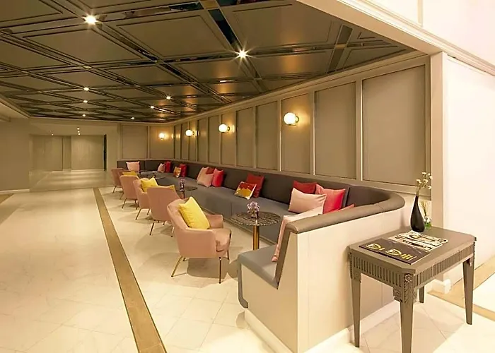 The Quarter Ploenchit By Uhg Bangkok