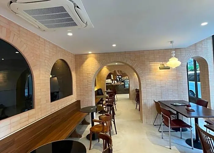 The Quarter Ploenchit By Uhg 4*