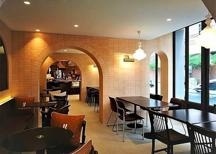 Hotel The Quarter Ploenchit By Uhg Bangkok