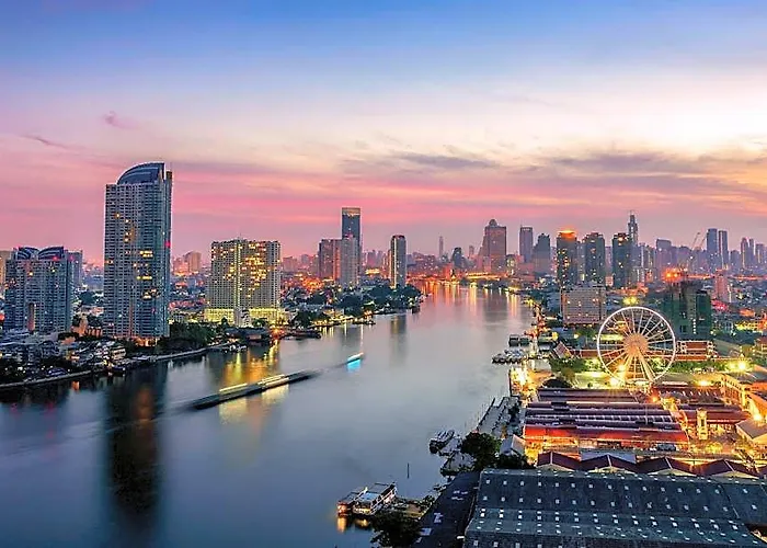The Quarter Ploenchit By Uhg