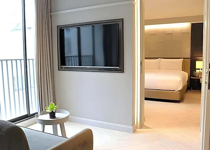 Hotel The Quarter Ploenchit By Uhg Bangkok